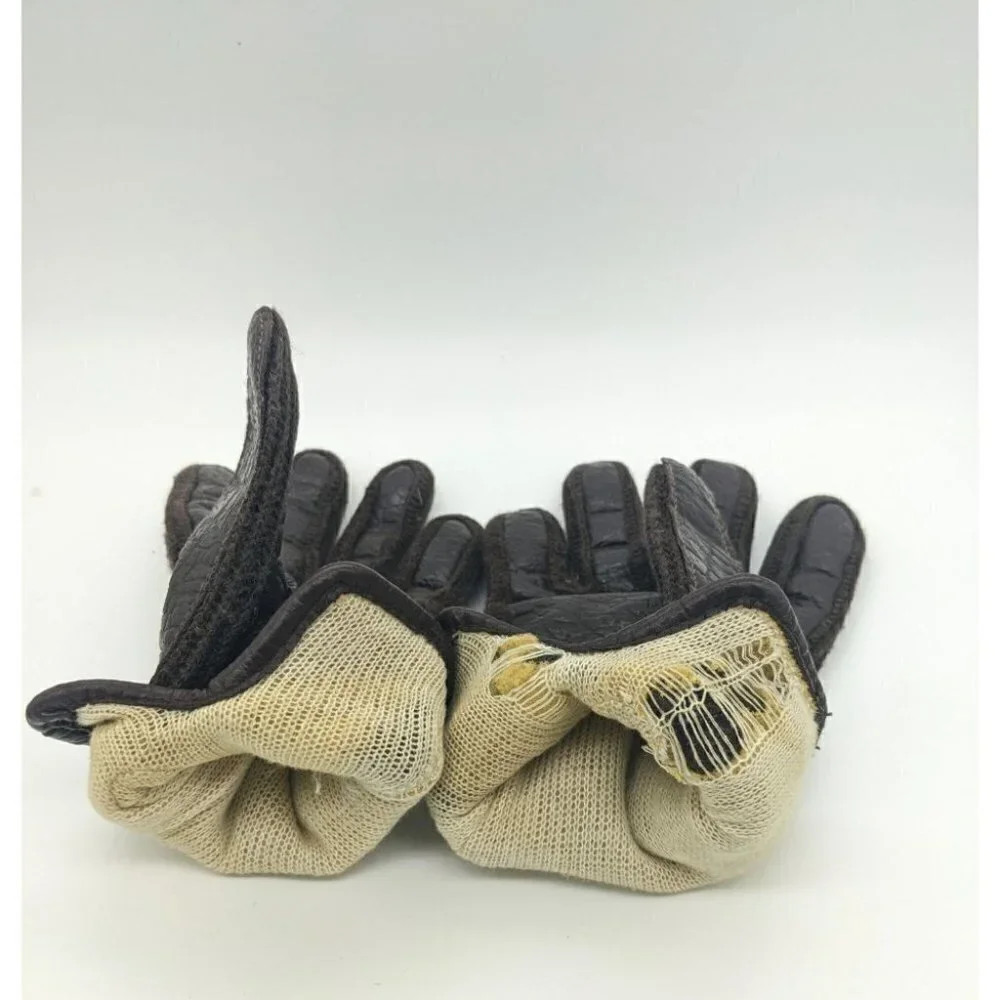 Women's Genuine Leather Winter Gloves Lined With Insulation Size Medium.